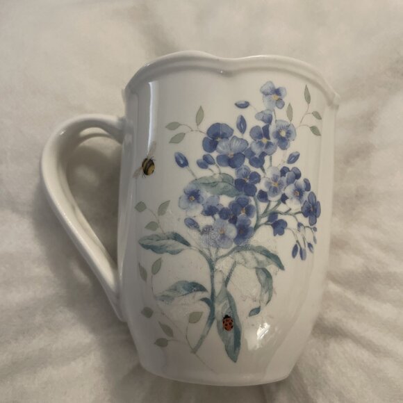 Lenox Butterfly Meadow Coffee Mugs Porcelain Floral Bee 12oz. Good Pre-owned. - Picture 2 of 9